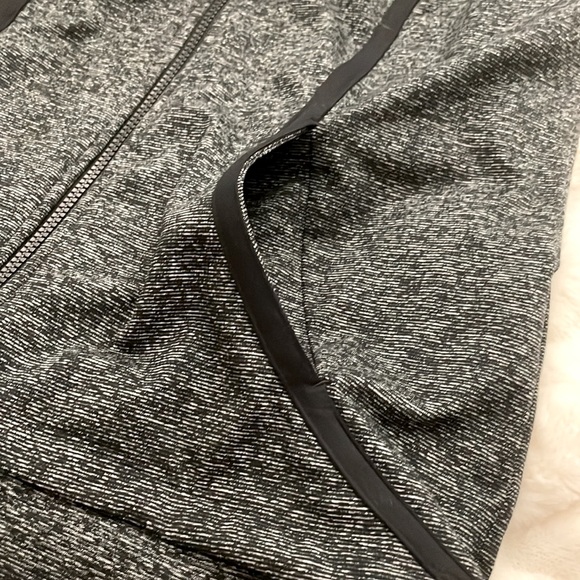 NWOT • Under Armour vest - Picture 3 of 5